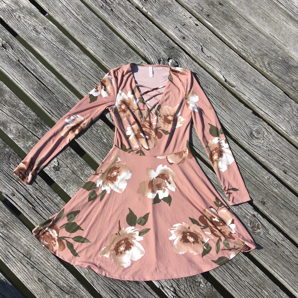 Strappy criss cross floral print dress nude mauve - Picture 5 of 7